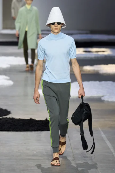 Look 8